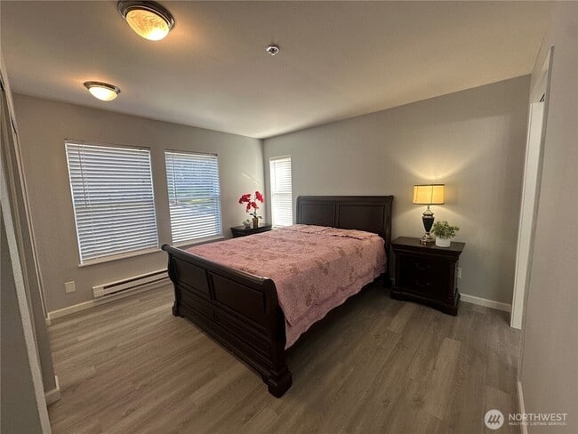 Building Photo - 33020 10th Ave SW