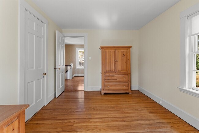 Building Photo - 84 Mt Pleasant Ave