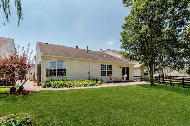 Building Photo - 9241 Crossing Dr