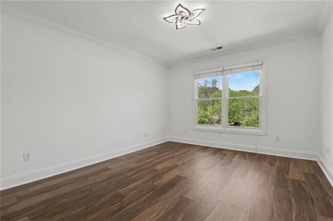 Building Photo - 3950 Spalding Dr