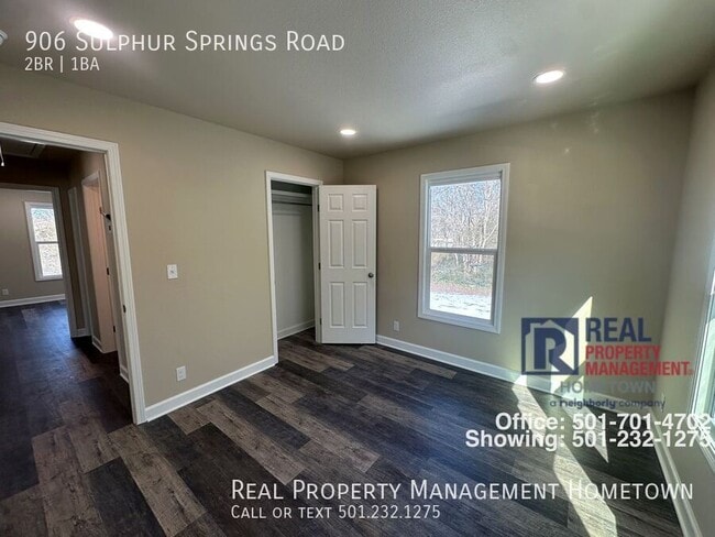 Building Photo - 906 Sulphur Springs Rd