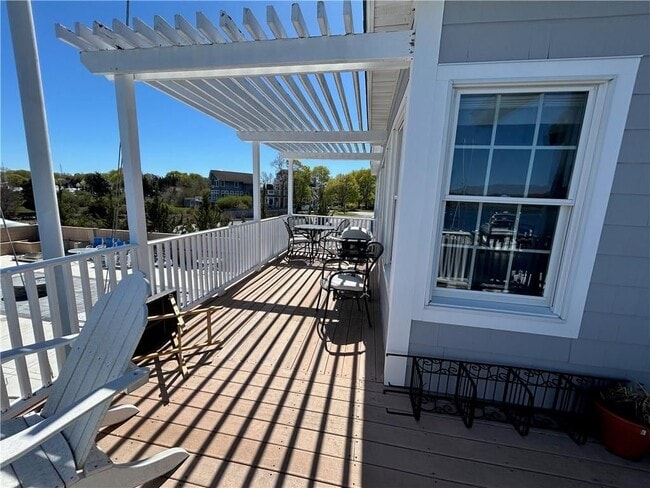 Building Photo - 67 Esmond Ave