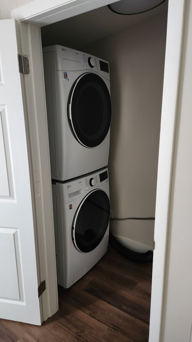 Building Photo - 1600 Frey Ave