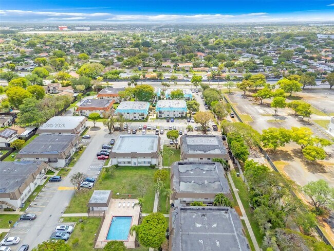Building Photo - 7051 SW 129th Ave