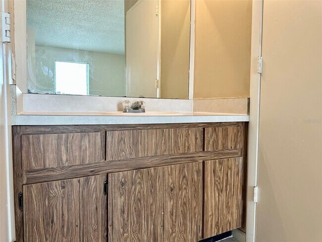 Building Photo - 455 Alt 19