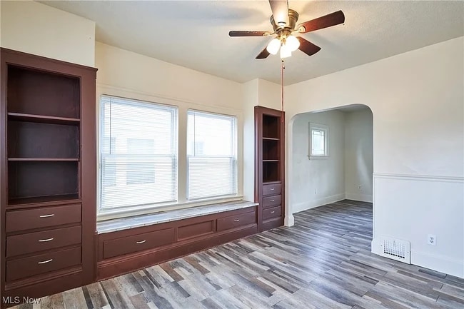 Building Photo - 8606 Vineyard Ave