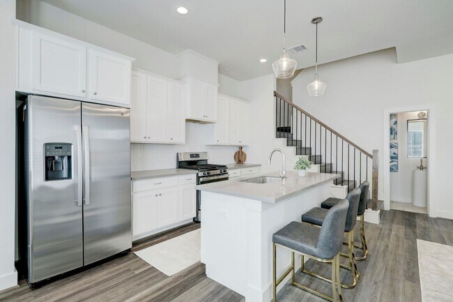 Building Photo - Contemporary Comfort with Designer Finishes