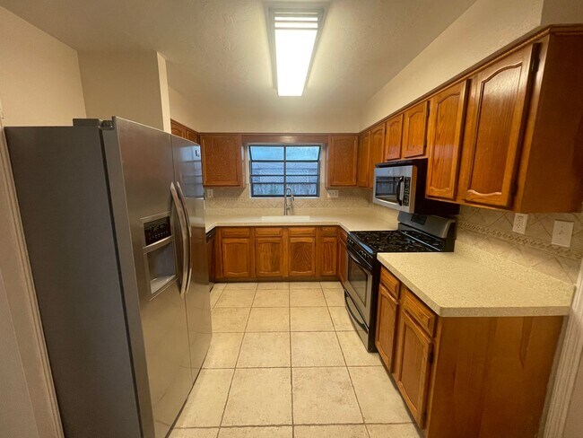 Building Photo - 3810 NW 28th Terrace