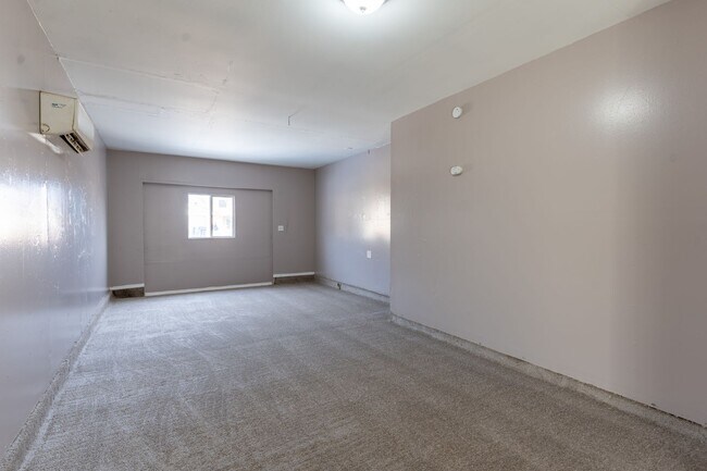 Building Photo - 3016 SW 68th St