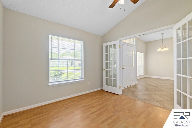 Building Photo - 24 Pittwick Ln
