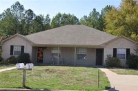 Building Photo - Echo Glen Duplex SERIES 117