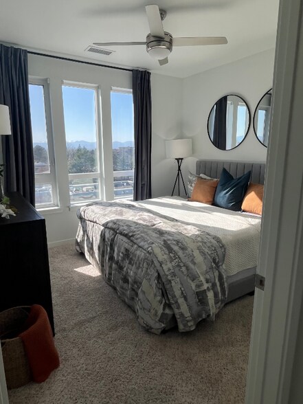 Building Photo - 2180 S Colorado Blvd