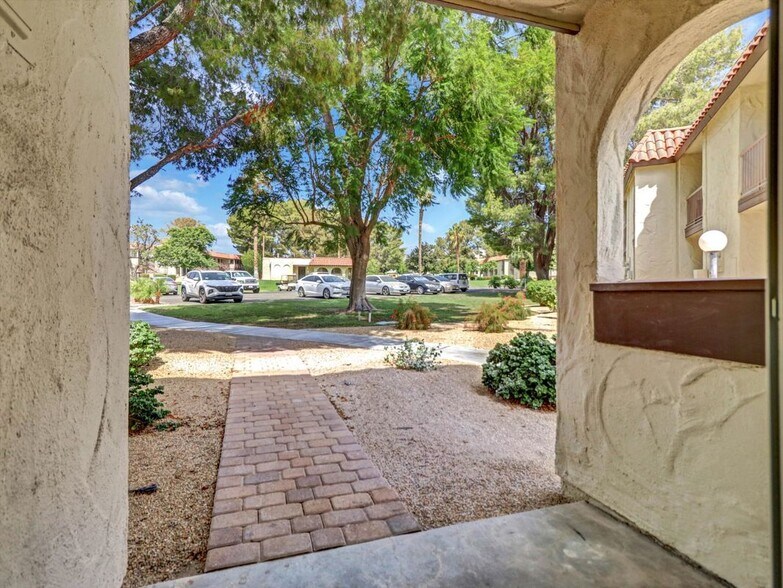 Building Photo - 64281 Spyglass Ave