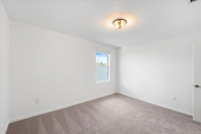 Building Photo - 11177 Fernbrook Dr