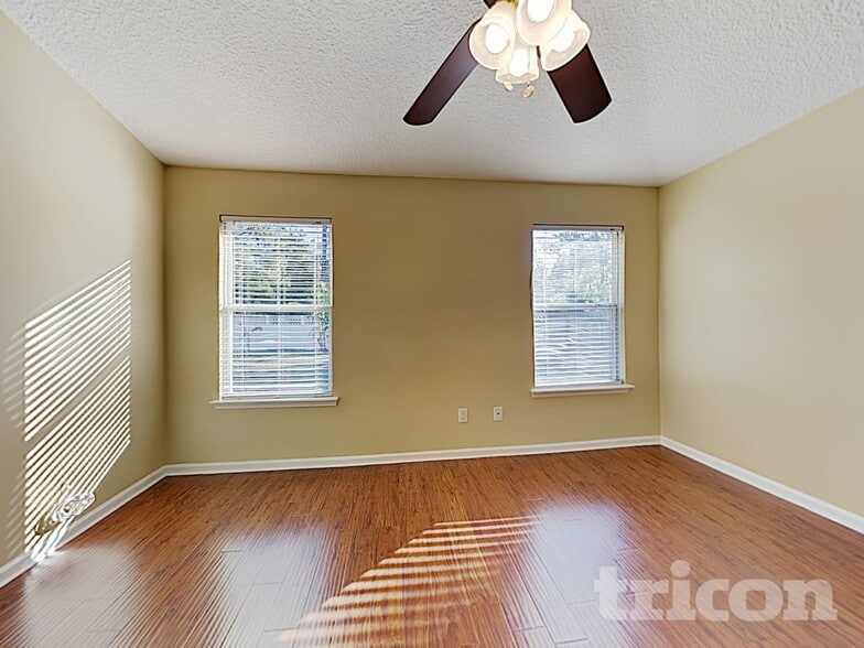 Building Photo - 1043 Moosehead Dr