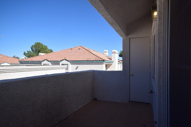 Building Photo - 2 Bed Condo in Henderson Nevada.