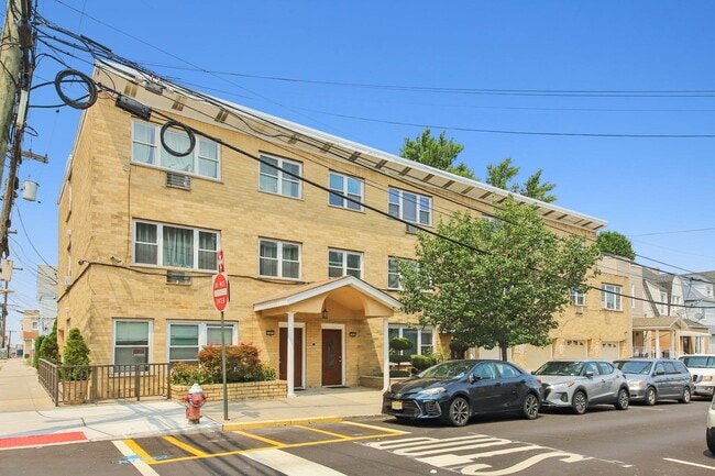 Building Photo - 7405 1st Ave