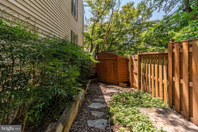 Building Photo - 5415 Helm Ct