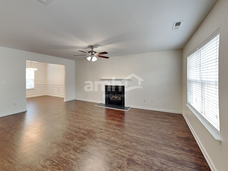Building Photo - 1649 Woods Ln