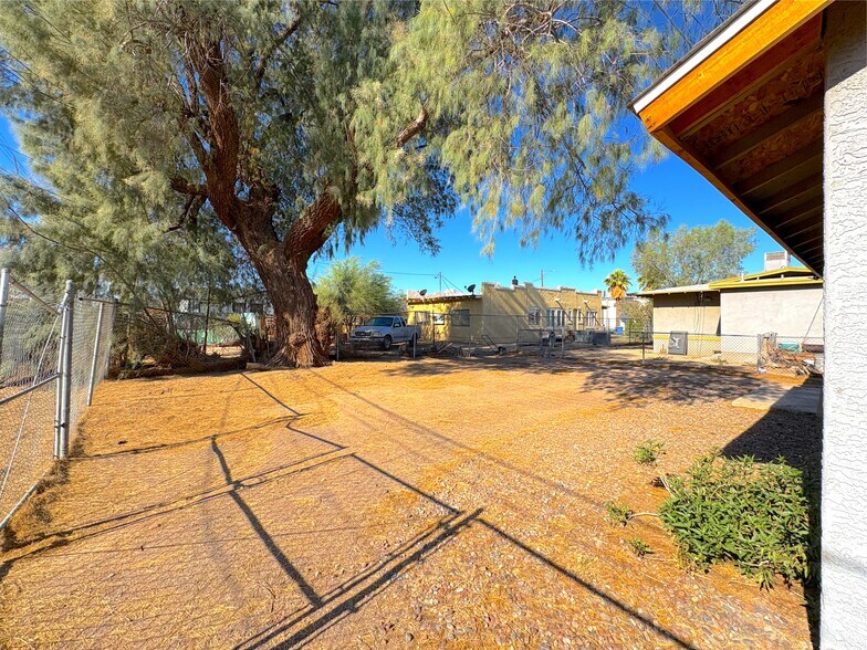 Building Photo - 425 N 18th Dr