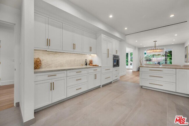 Building Photo - 2205 Canyonback Rd