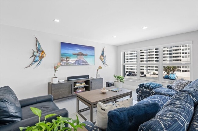 Building Photo - 3900 Galt Ocean Dr