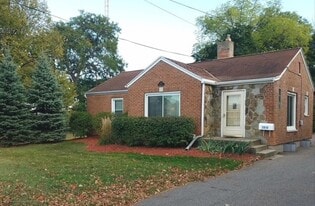 Building Photo - 2810 E Saginaw St