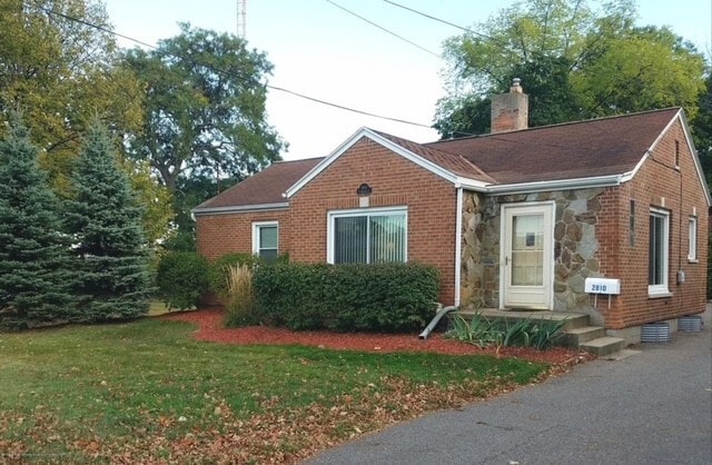 Building Photo - 2810 E Saginaw St