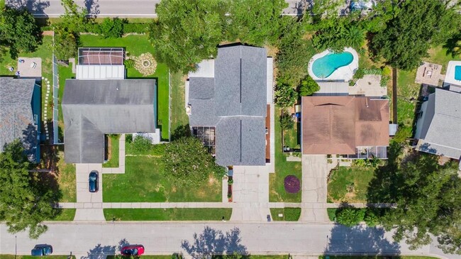 Building Photo - 15722 GardenSide Ln