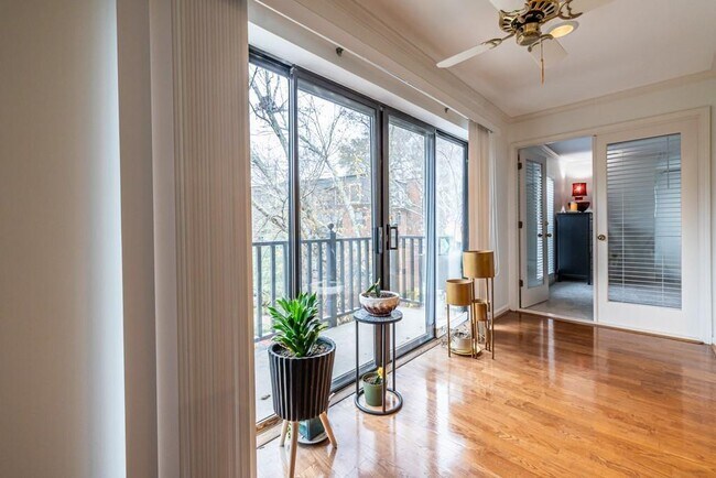 Building Photo - 27301 Plantation Dr NE