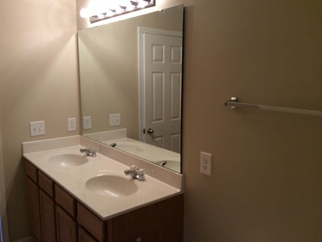 Building Photo - 342 Ashdale Dr