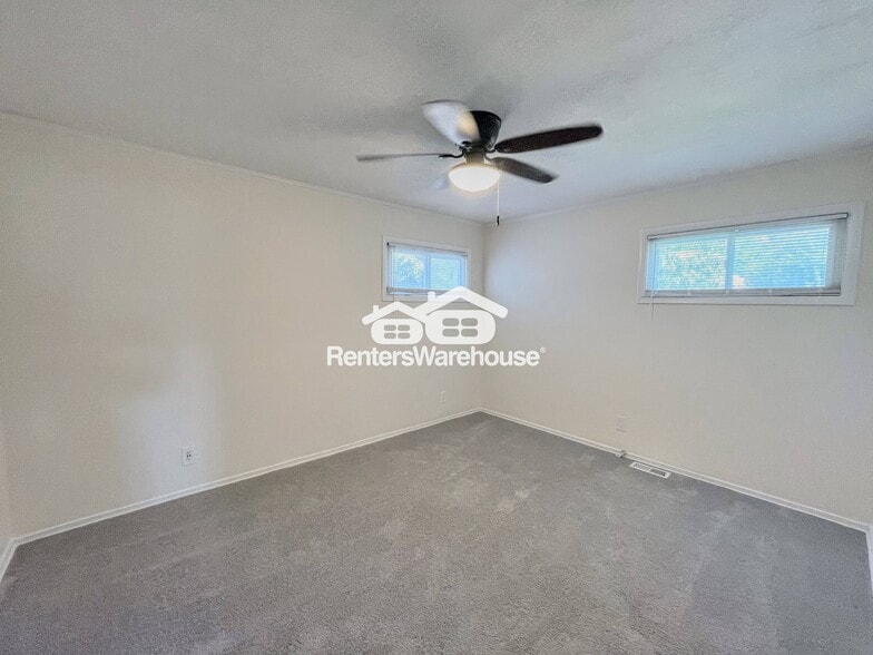 Building Photo - 4960 Clover St