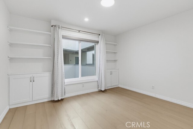 Building Photo - 3200 La Rotonda Dr