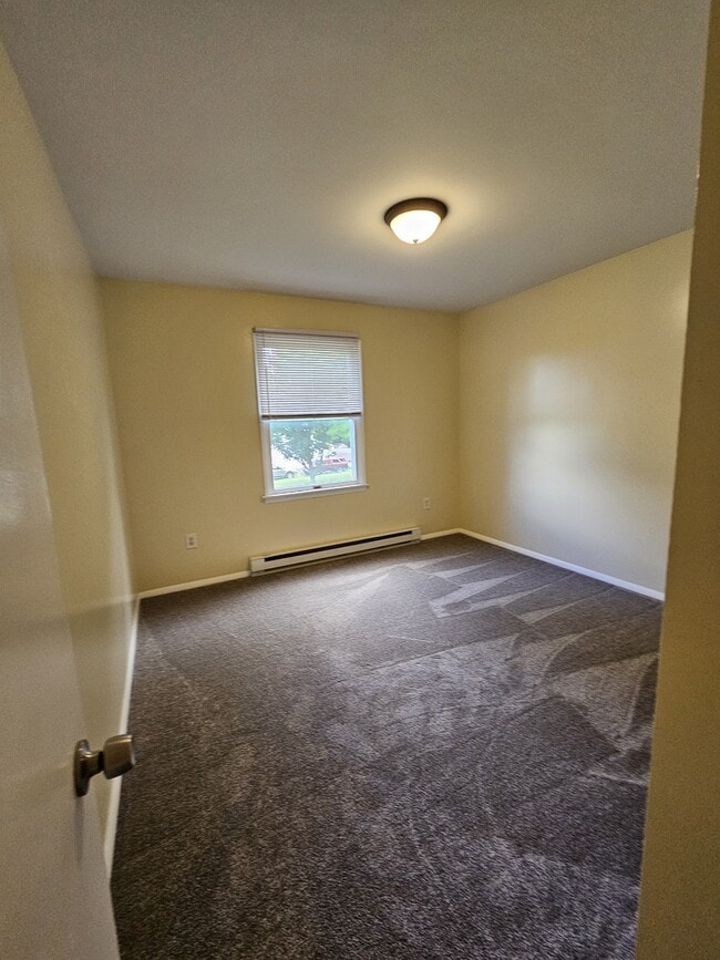 Building Photo - 100 Kuhns Ln