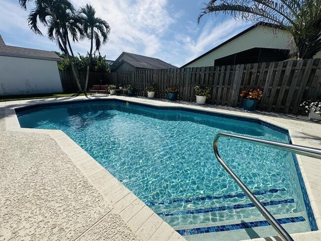 Building Photo - 21023 Rustlewood Ave