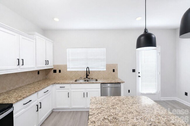 Building Photo - 12881 Clydesdale Dr