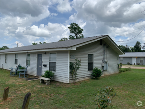 Building Photo - 19490 Magnolia St