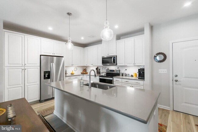 Building Photo - 13210 Petrel St