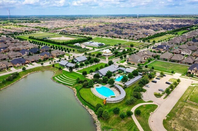 Building Photo - 705 Boardwalk Way