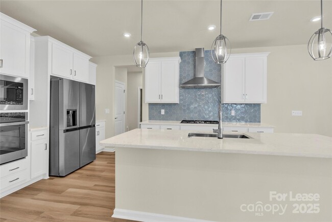 Building Photo - 5850 Strathmore Ct