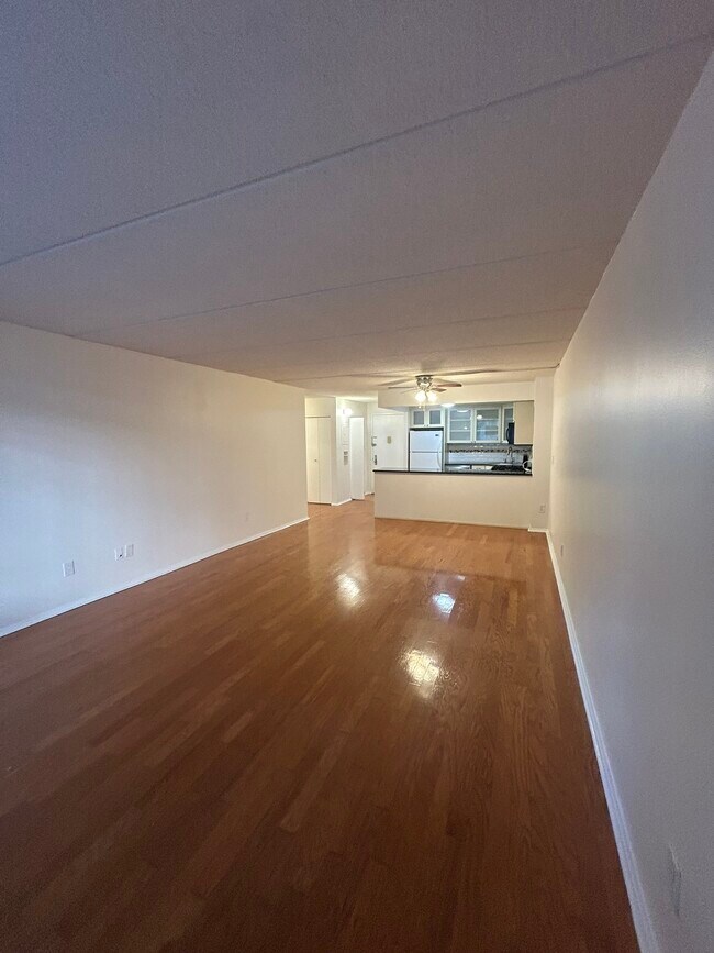Building Photo - 777 N MacQuesten Pkwy