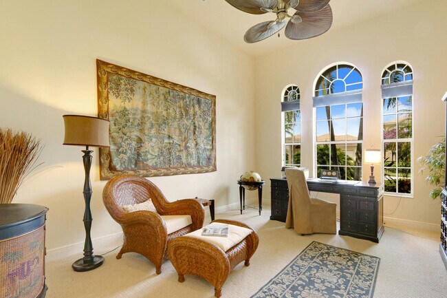Building Photo - 528 Les Jardin Dr
