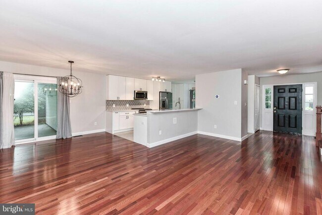 Building Photo - 12231 Westwood Hills Dr