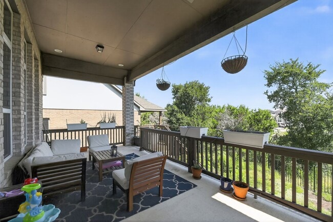 Building Photo - GATED COMMUNITY - 3 BEDROOM
