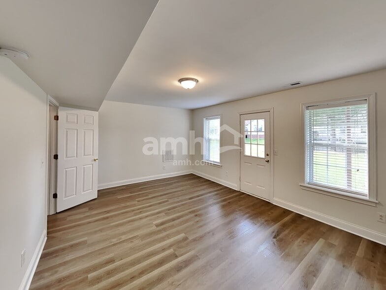 Building Photo - 2020 Prescott Way