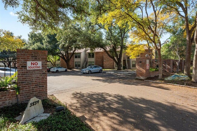 Building Photo - 3839 Dry Creek Dr