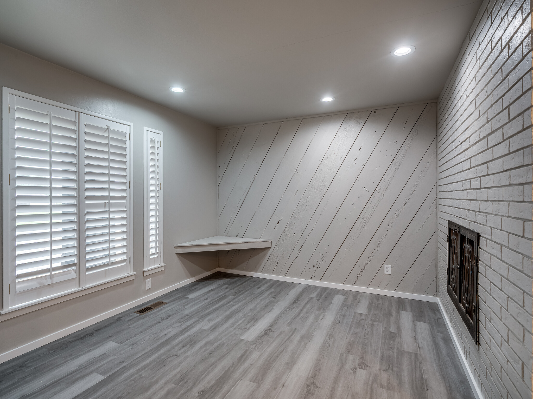 Building Photo - 12136 Thorn Ridge Rd