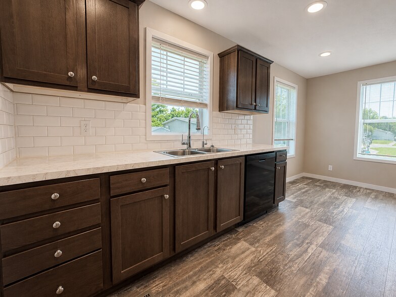 Building Photo - 12556 Margaret Ct