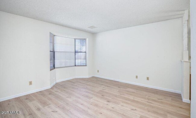 Building Photo - 12234 S Shoshoni Dr