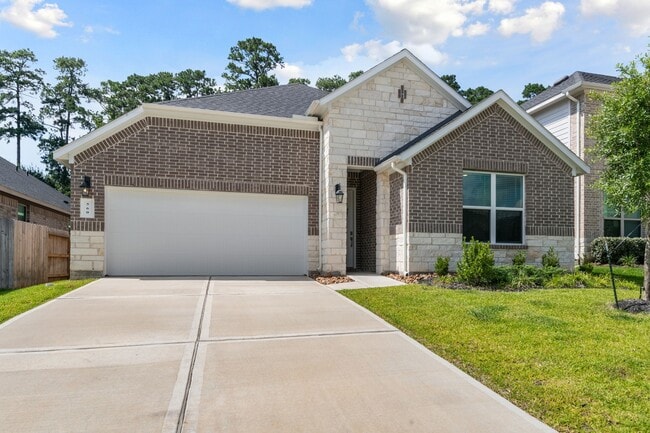 Building Photo - 560 Newcomb Holw Dr